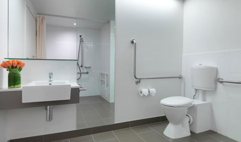 Travelodge Hotel Melbourne Docklands - Tourism Search 19