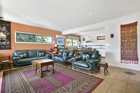 Black Dolphin Beach Penthouse - Tourism Search 5