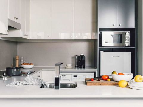 Quay West Suites Melbourne - Tourism Search 43