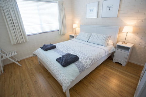 The Blue Door Villa - Tourism Search 1