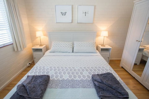 The Blue Door Villa - Tourism Search 3