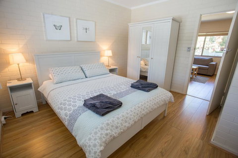 The Blue Door Villa - Tourism Search 0