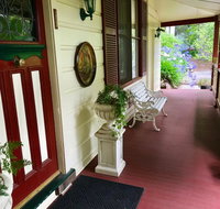 The Chalet Guesthouse And Studio - Tourism Search