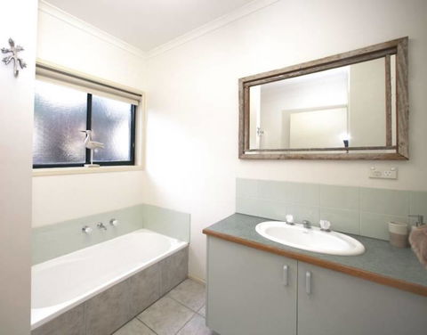 The Divide - Rye Back Beach Hideaway - Tourism Search 3