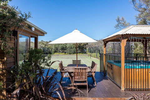 The Heyfield Hideaway: Tennis & Spa - Tourism Search 3