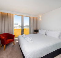 The Nest - Cosy Space on Newcastle Street with Roof Terrace - Tourism Search