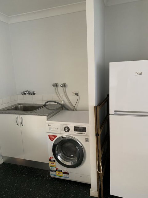 The Oaks Hotel Motel - Tourism Search 1