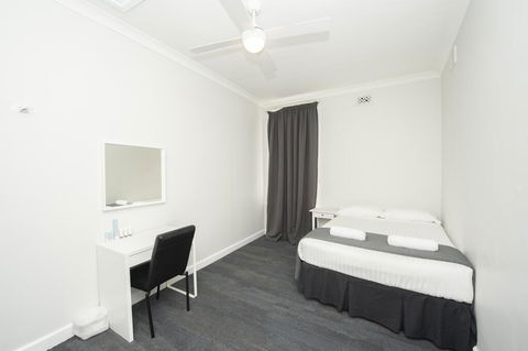 The Parade Hotel - Tourism Search 3