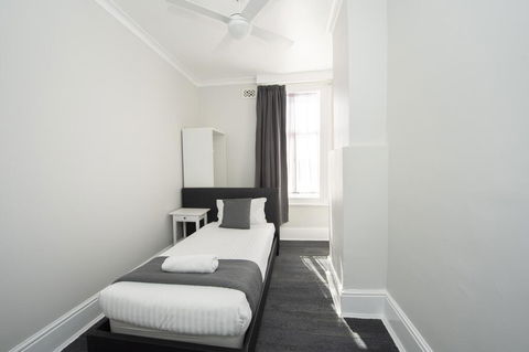 The Parade Hotel - Tourism Search 2
