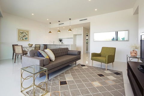 The Princess Bride - Executive 3BR Bulimba Apartment With Balcony In Central Location - Tourism Search 0