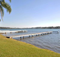 The Studio on the Lake  Fishing Point Lake Macquarie - honestly put the line in and catch fish - Tourism Search