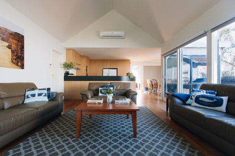Torquay Retreats Aus - Eighteen Beach - Tourism Search 2