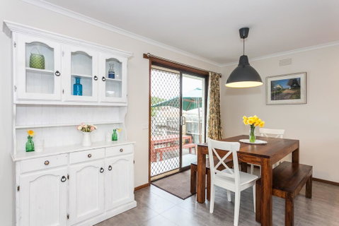 Torquay Retreats Aus- TwentyTwo Pride - Tourism Search 1