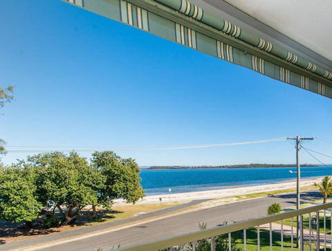 VIEWS VIEWS VIEWS! Front Top Floor Waterfront Unit - Chnook Apartments South Esp, Bongaree - Tourism Search 0