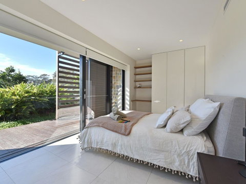 Villa Catania Waterside At Trinity Point - Tourism Search 1