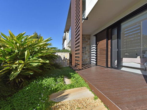 Villa Catania Waterside At Trinity Point - Tourism Search 2