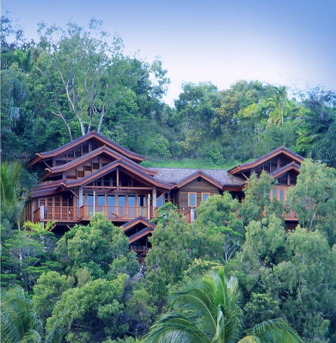 Villa Empat Puluh Dua - Tourism Search 3