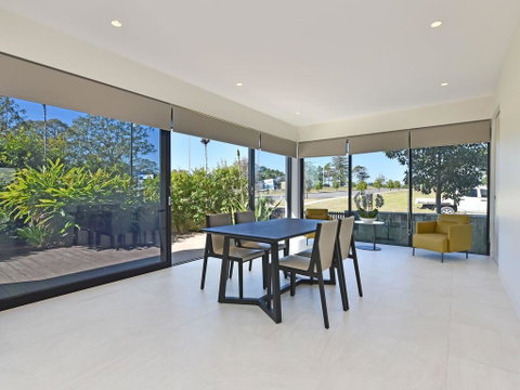 Villa Sorrento Waterside At Trinity Point - Tourism Search 1