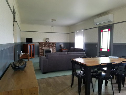 Wagga Wagga Country Cottages - Tourism Search 0