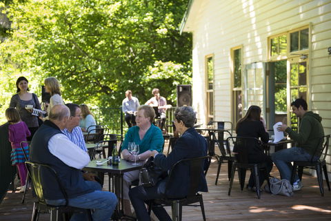 Oscar\'s On The Yarra - Tourism Search 10
