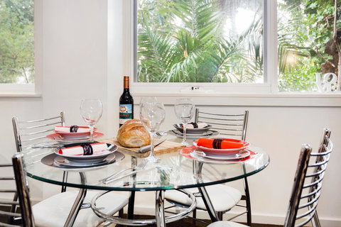 Melbourne Villa - Tourism Search 6