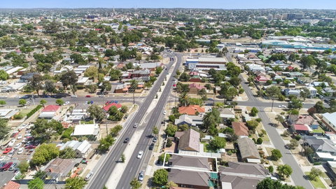 Black Lotus Townhouse - Tourism Search 13