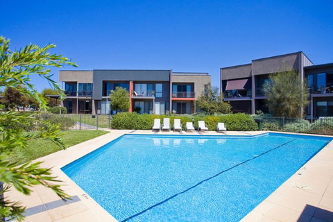 1 Sunset Place - Tourism Search 1