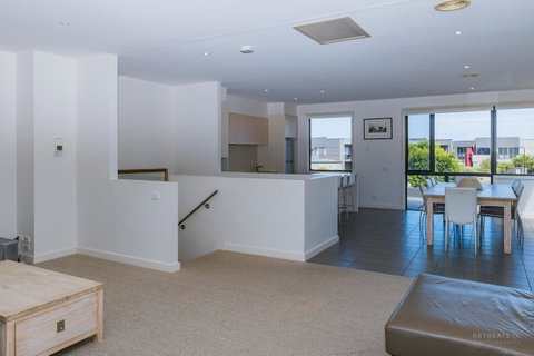 1 Sunset Place - Tourism Search 8