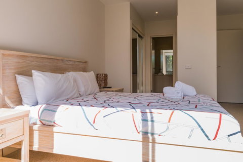 1 Sunset Place - Tourism Search 11