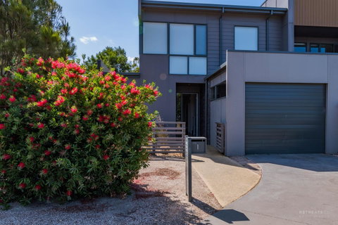 1 Sunset Place - Tourism Search 5