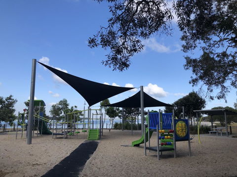 Bribie Island Hotel - Tourism Search 23