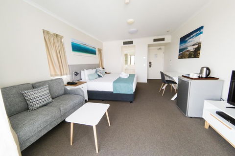 Ocean Views Resort Caloundra - Tourism Search 30