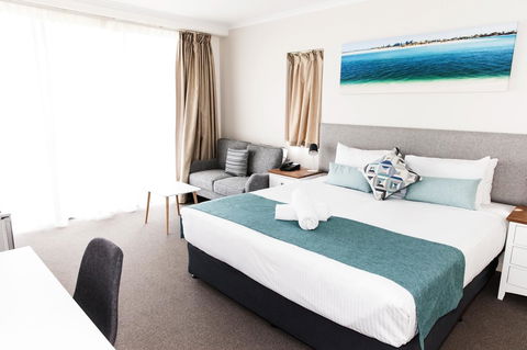 Ocean Views Resort Caloundra - Tourism Search 25