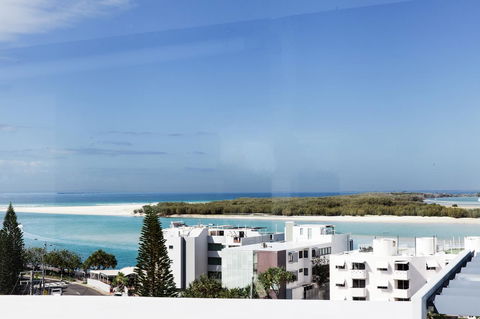 Ocean Views Resort Caloundra - Tourism Search 8