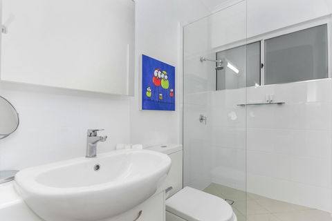 By The Sea Port Douglas - Tourism Search 14