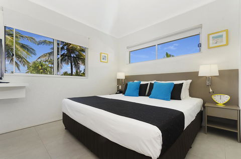 By The Sea Port Douglas - Tourism Search 17