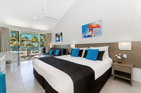 By The Sea Port Douglas - Tourism Search 4