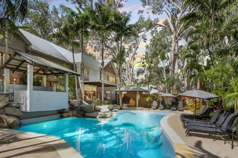 Paradise On The Beach Resort - Tourism Search 0
