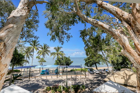 Paradise On The Beach Resort - Tourism Search 11