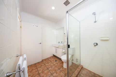 Paradise On The Beach Resort - Tourism Search 18