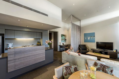 Oaks Redcliffe Mon Komo Suites - Tourism Search 21