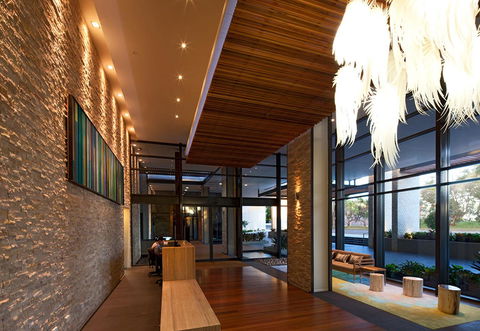 Oaks Redcliffe Mon Komo Suites - Tourism Search 13