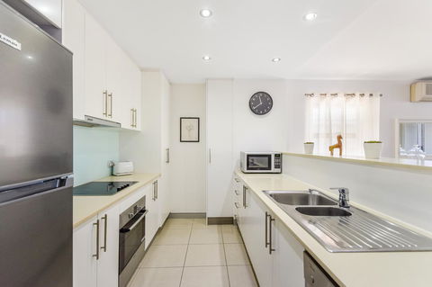 Redvue Holiday Apartments - Tourism Search 5