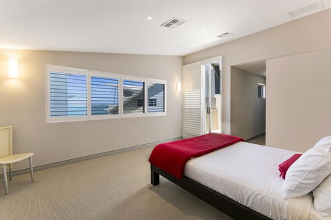 Redvue Holiday Apartments - Tourism Search 21