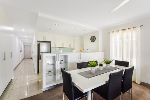 Redvue Holiday Apartments - Tourism Search 4