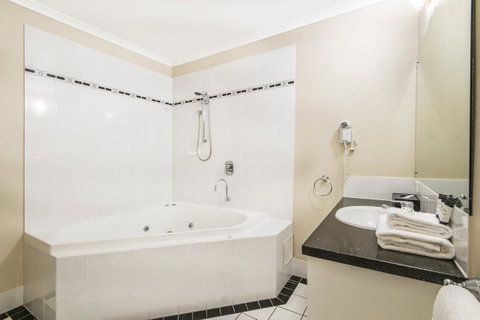 Regal Port Douglas - Tourism Search 9