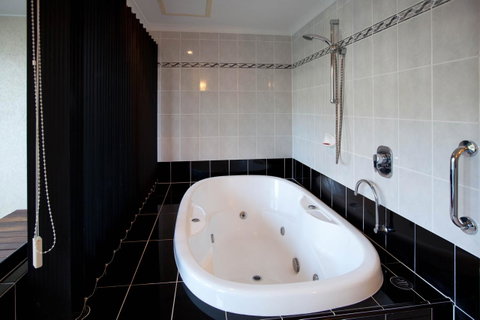 Regal Port Douglas - Tourism Search 27