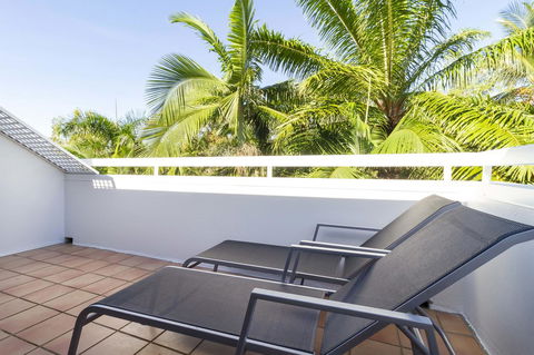 The White House Port Douglas - Tourism Search 32