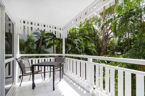 The White House Port Douglas - Tourism Search 25