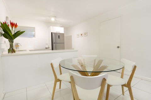 The White House Port Douglas - Tourism Search 13